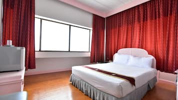 Quarto casal empresarial (Business Deluxe Double) | Roupas de cama premium, cofres nos quartos, escrivaninha