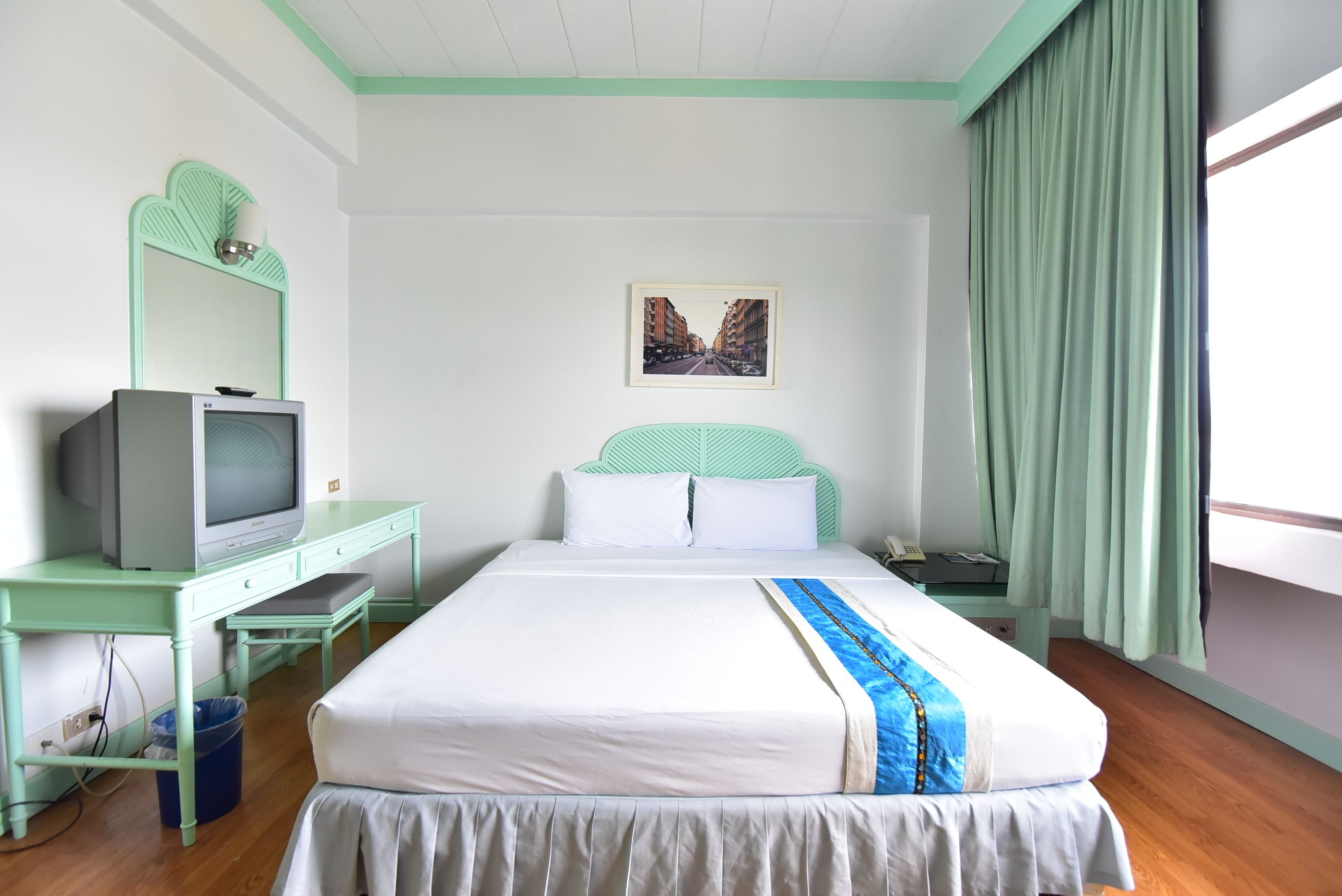 Business Double Room (Business Deluxe Double) | Premium bedding, in-room safe, desk, blackout drapes