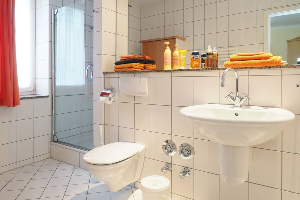 studio, annex building | bathroom | free toiletries, hair dryer, towels, soap