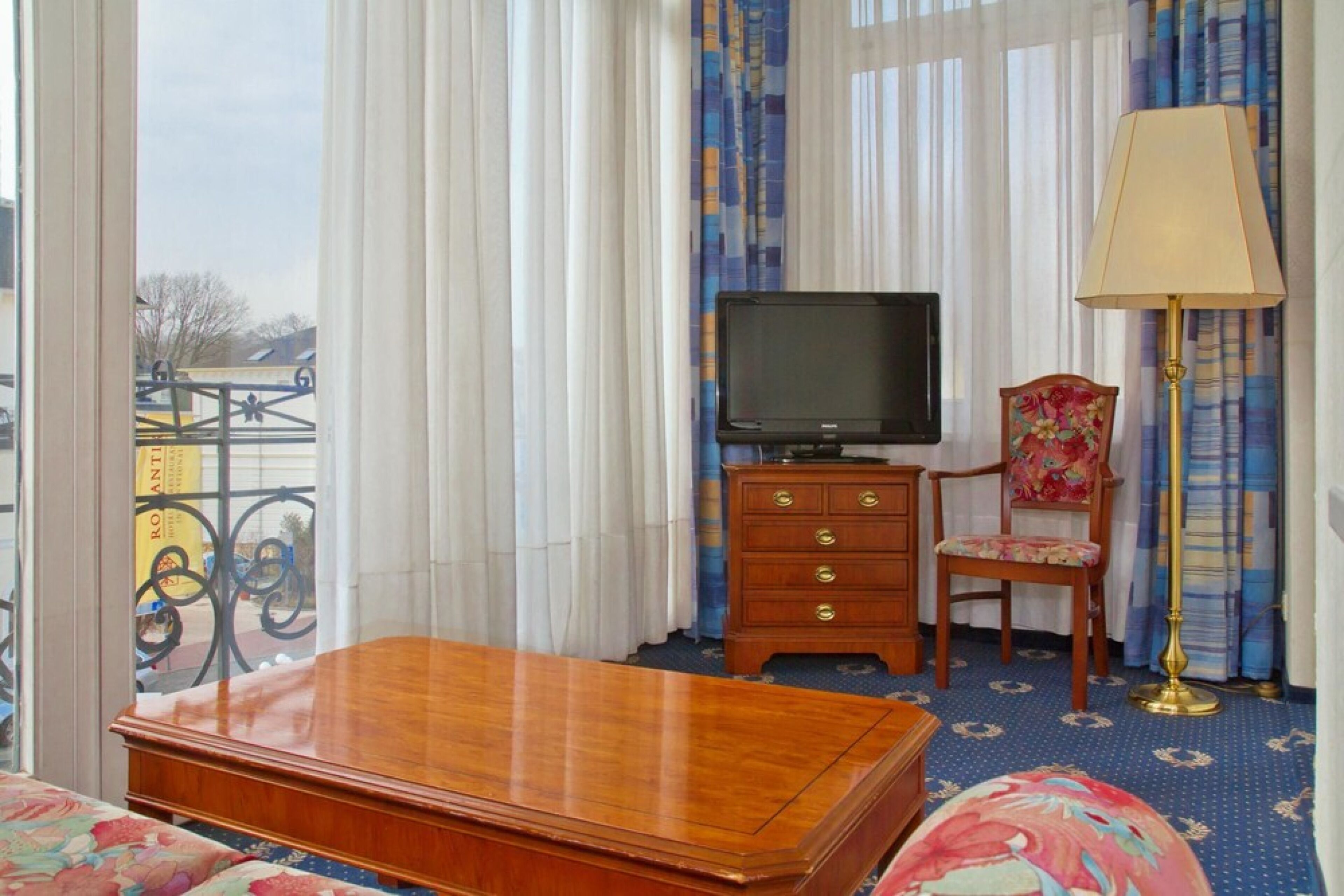 double room, lanai | premium bedding, in-room safe, blackout curtains, soundproofing