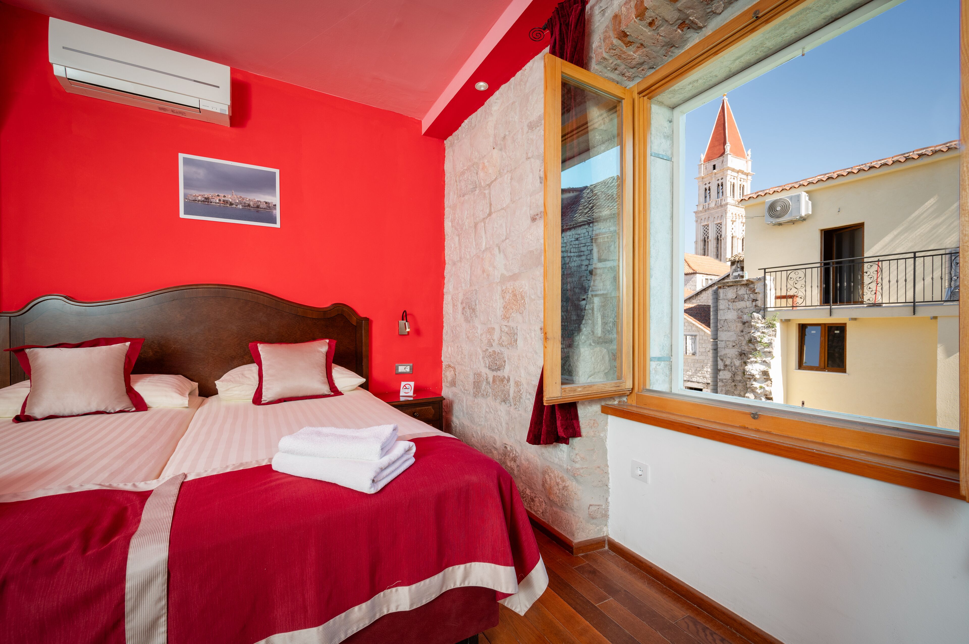 1 bedroom, down duvets, minibar, in-room safe