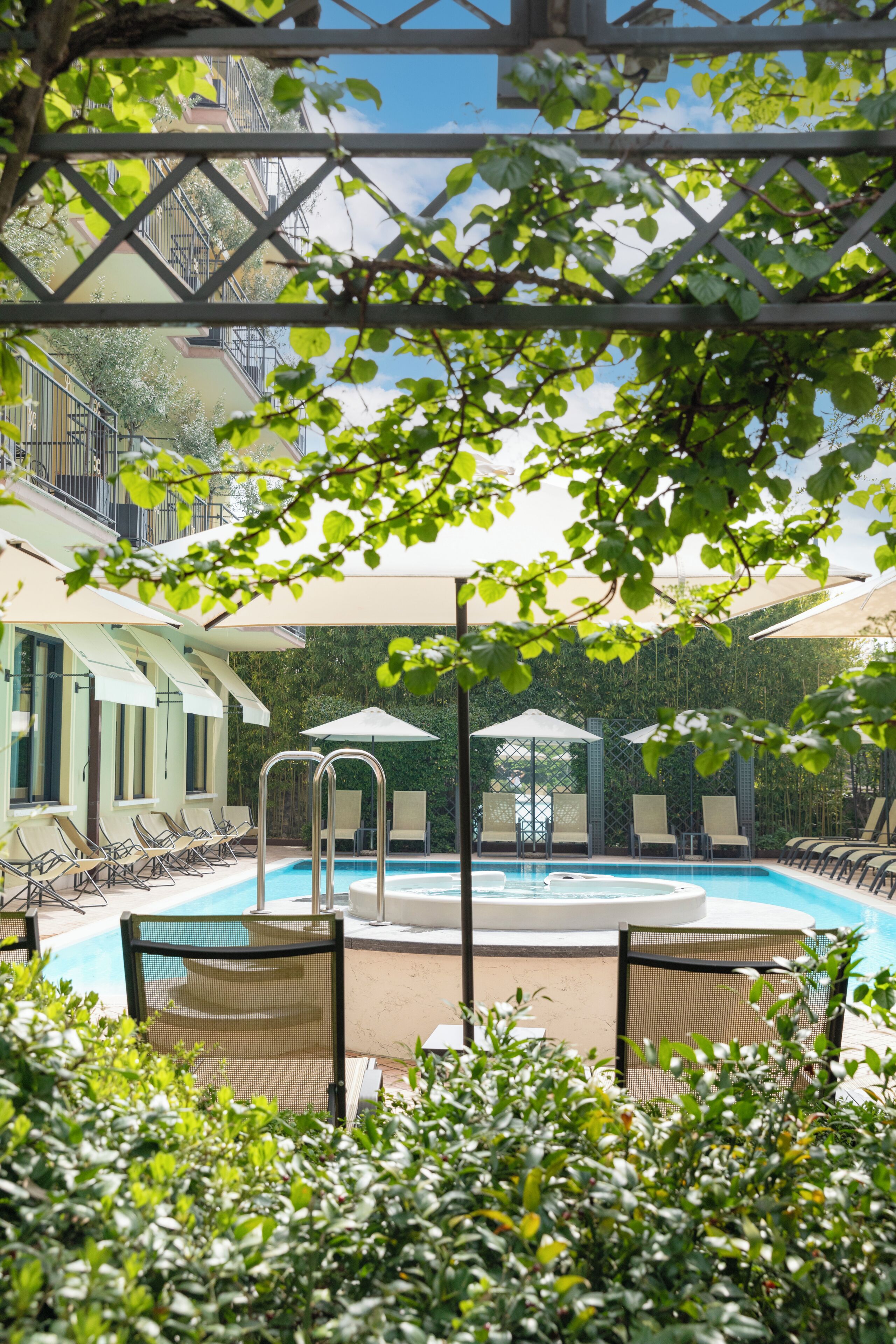 2 outdoor pools, pool umbrellas, pool loungers