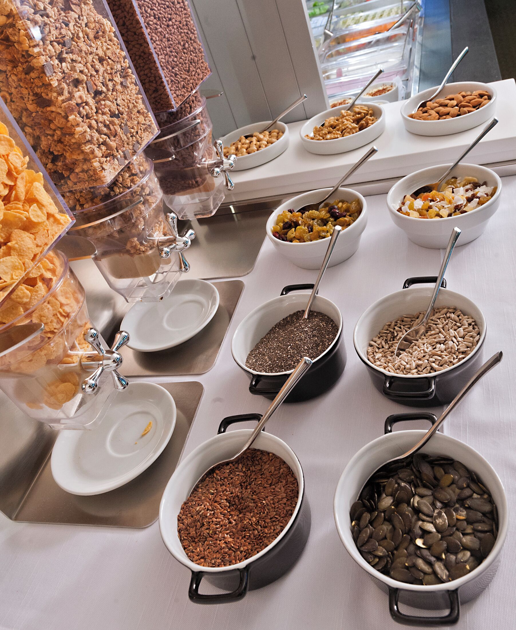 Café da manhã completo grátis todos os dias