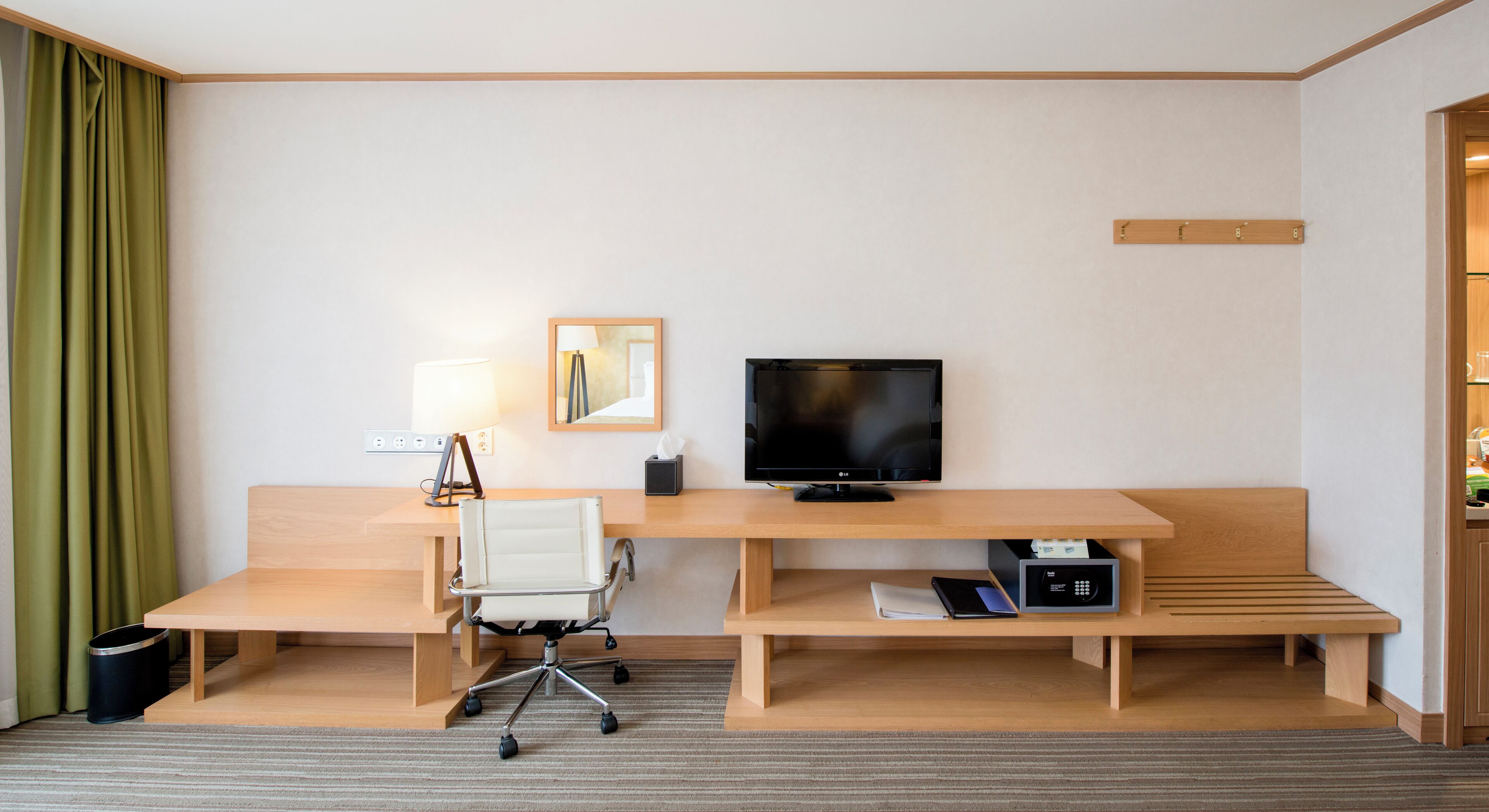 standard room, multiple beds | 1 bedroom, minibar, in-room safe, individually decorated