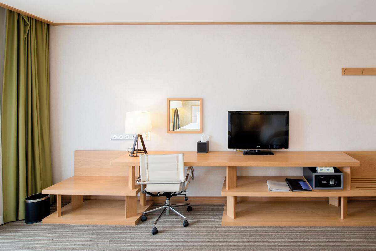 Télévision à écran plat