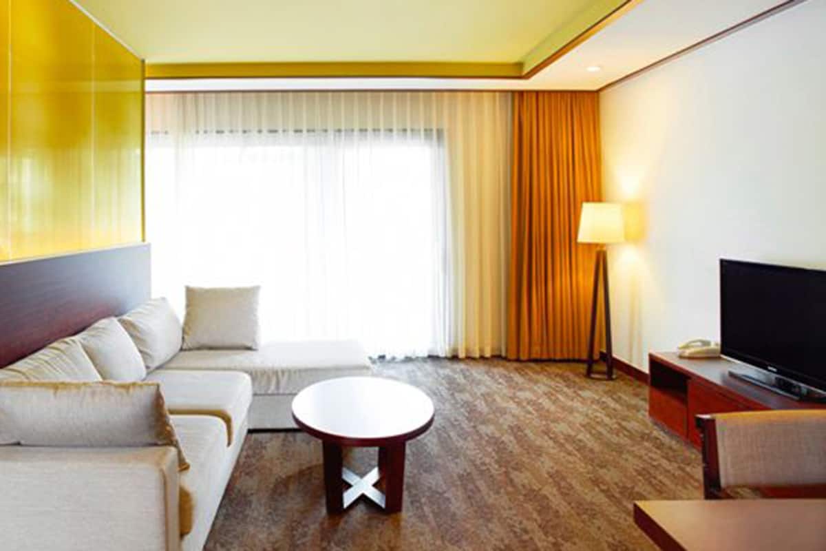 Suite, 2 Twin Beds (Furnished Balcony) | Minibar, in-room safe, individually decorated, individually furnished