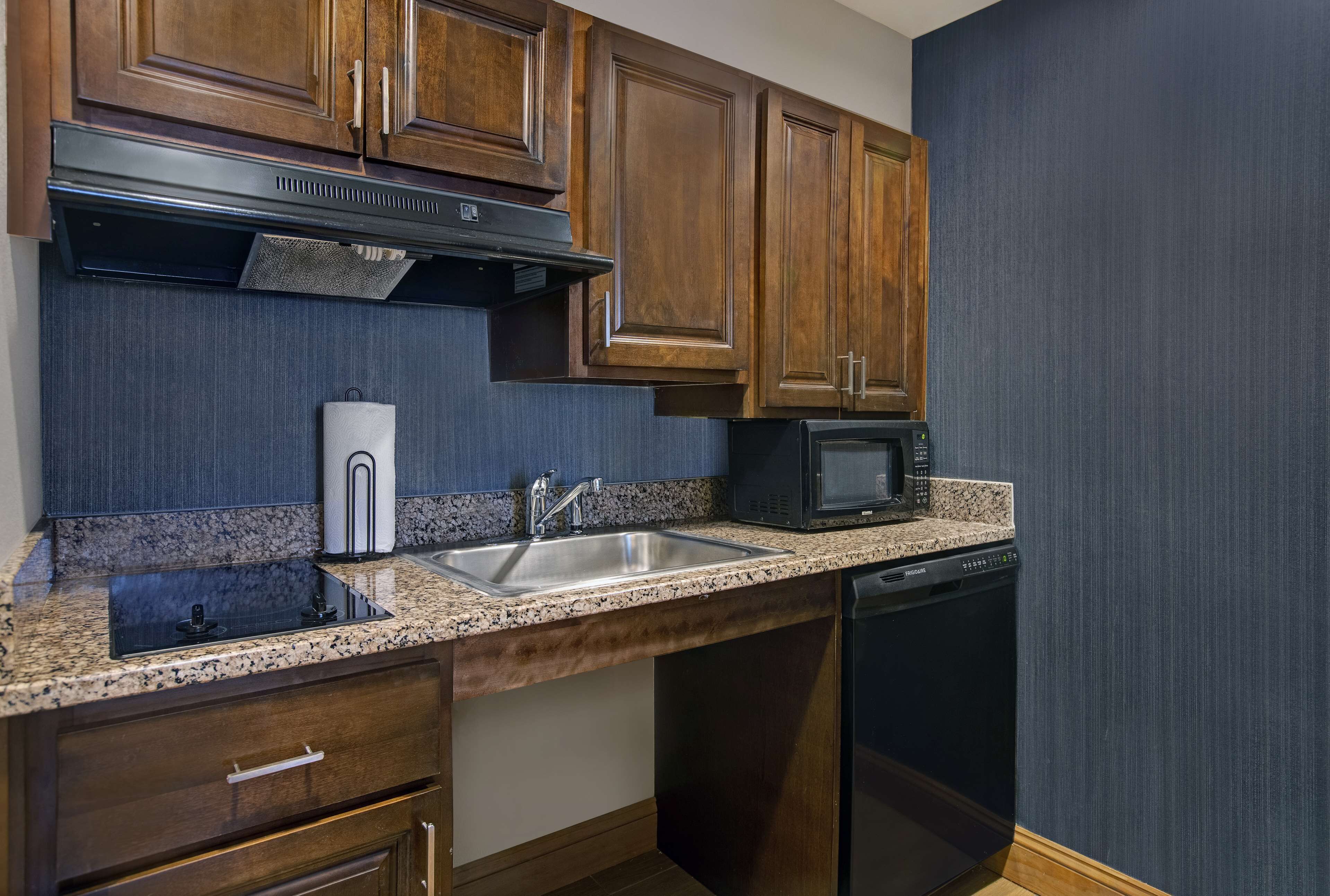 suite, 2 queen beds, accessible (roll-in shower) | private kitchen | fridge, microwave, oven, stovetop