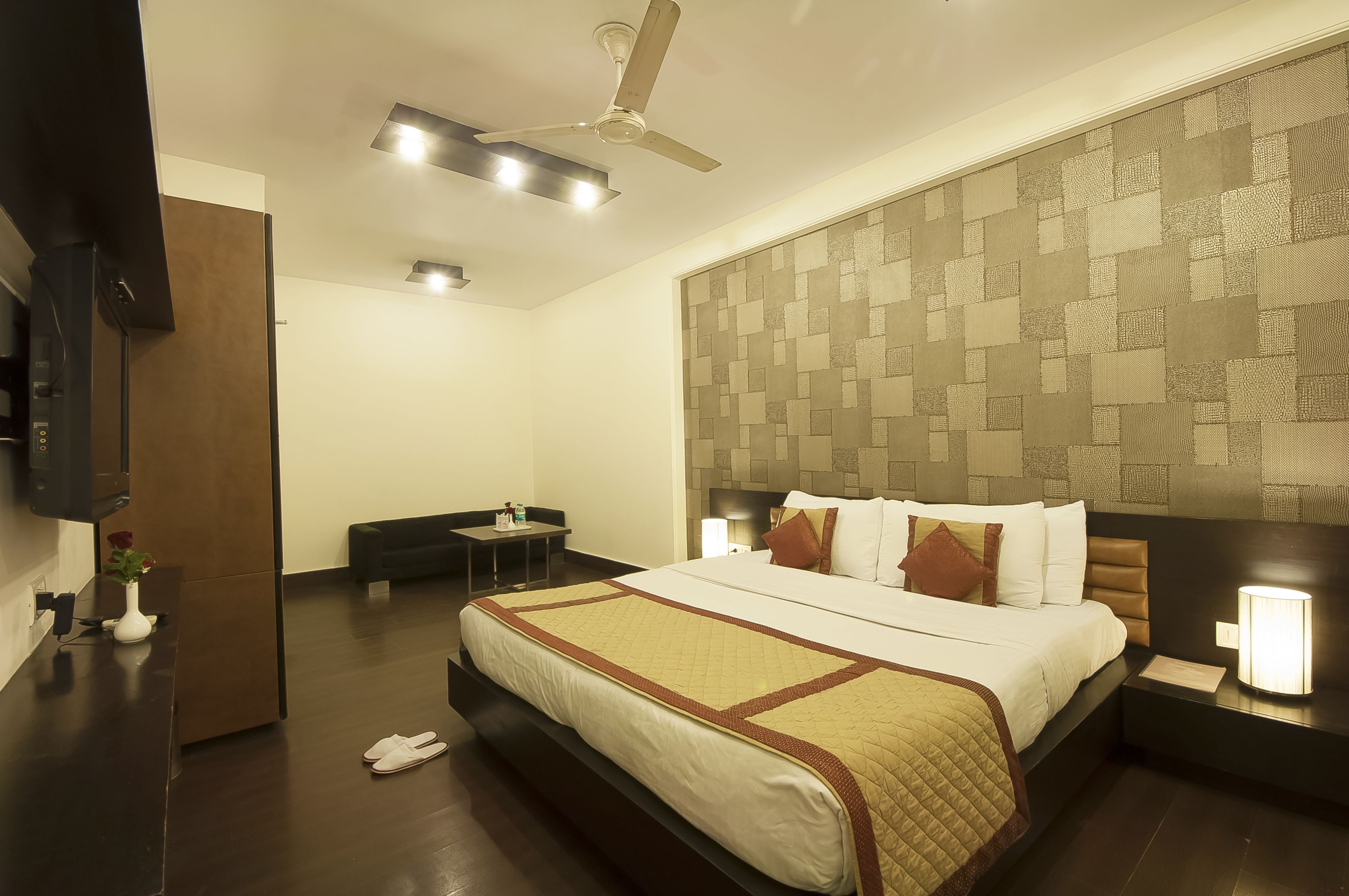 Premium Room | 1 bedroom, premium bedding, in-room safe, individually decorated