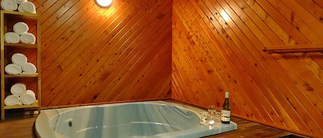 Indoor spa tub