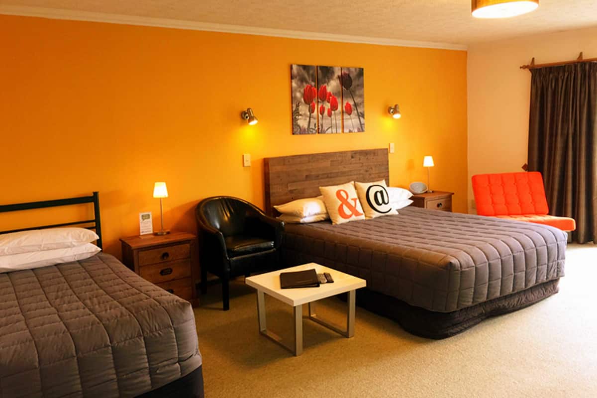 Twin Studio with Spa | Desk, soundproofing, iron/ironing board, free WiFi