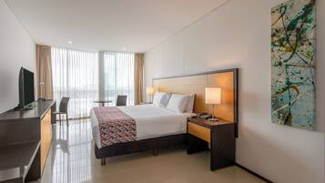 Superior Room, 1 King Bed (Superior Queen Bed) | Premium bedding, minibar, in-room safe, desk