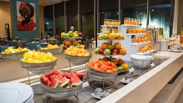 Daily cooked-to-order breakfast for a fee