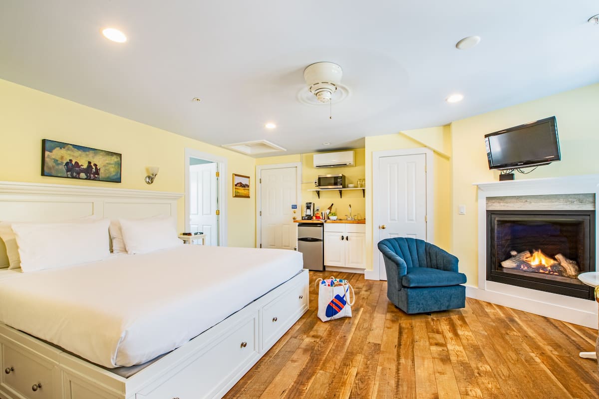 Waves Penthouse | 1 bedroom, free WiFi, bed sheets