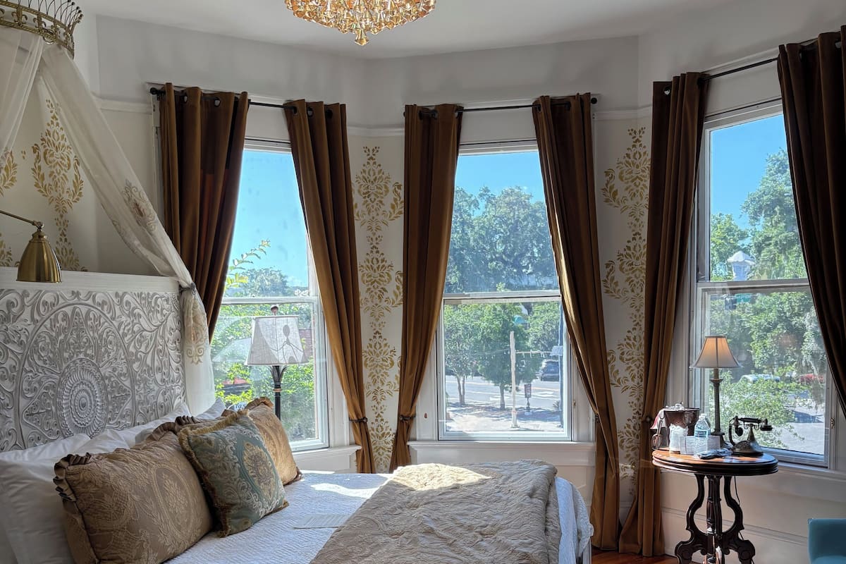 Kate's Study 2nd Floor | Seprai katun Mesir, seprai premium, dan selimut bulu angsa