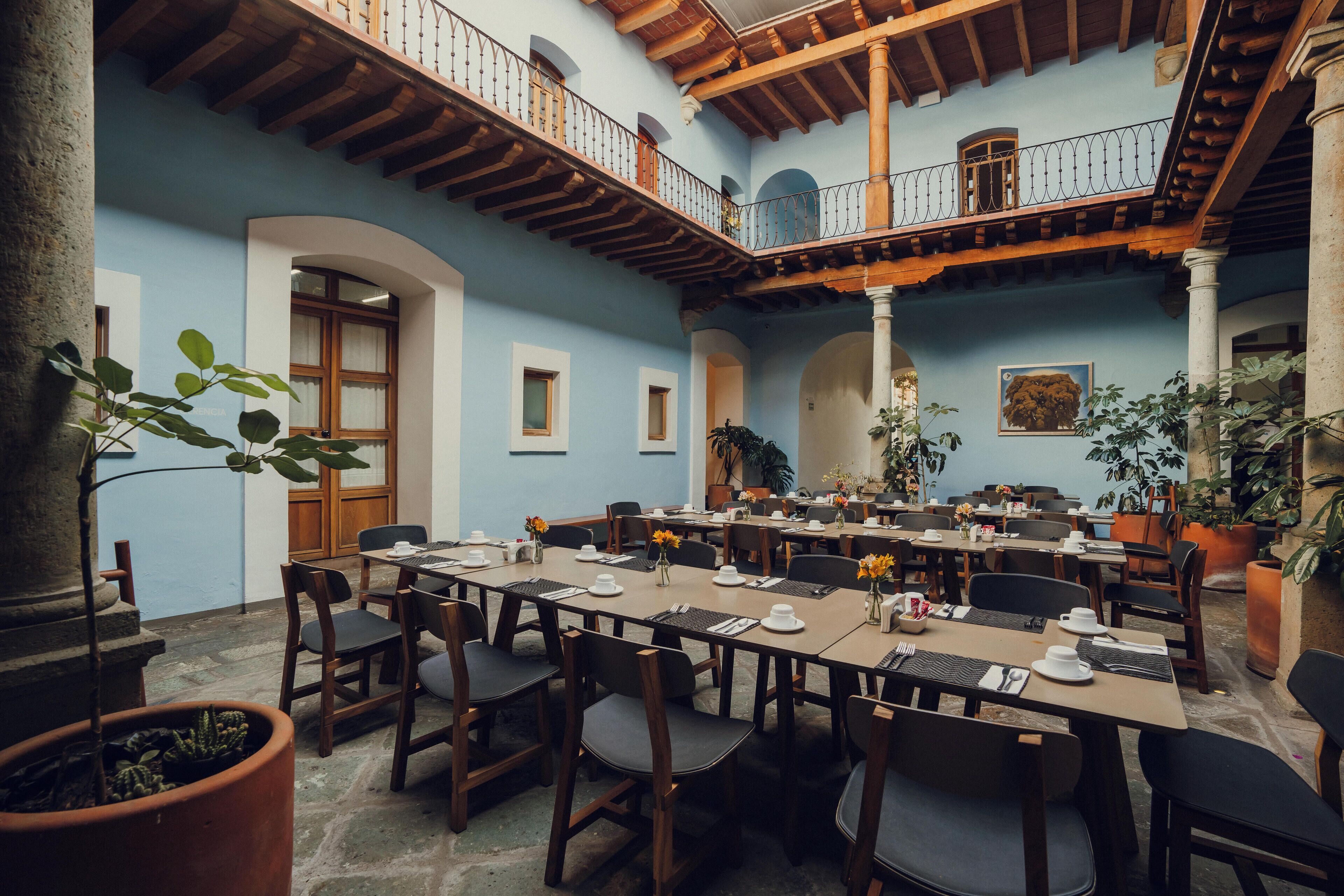 Aamiainen ja lounas; meksikolainen keittiö, ulkoilmaravintola 