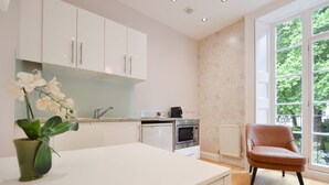 Standard Studio Apartment | Ruang tamu | TV LCD, lantai dipanaskan 