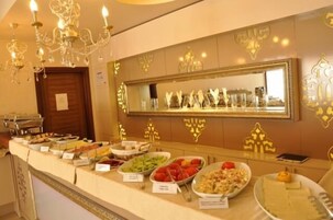 Café da manhã, almoço e jantar