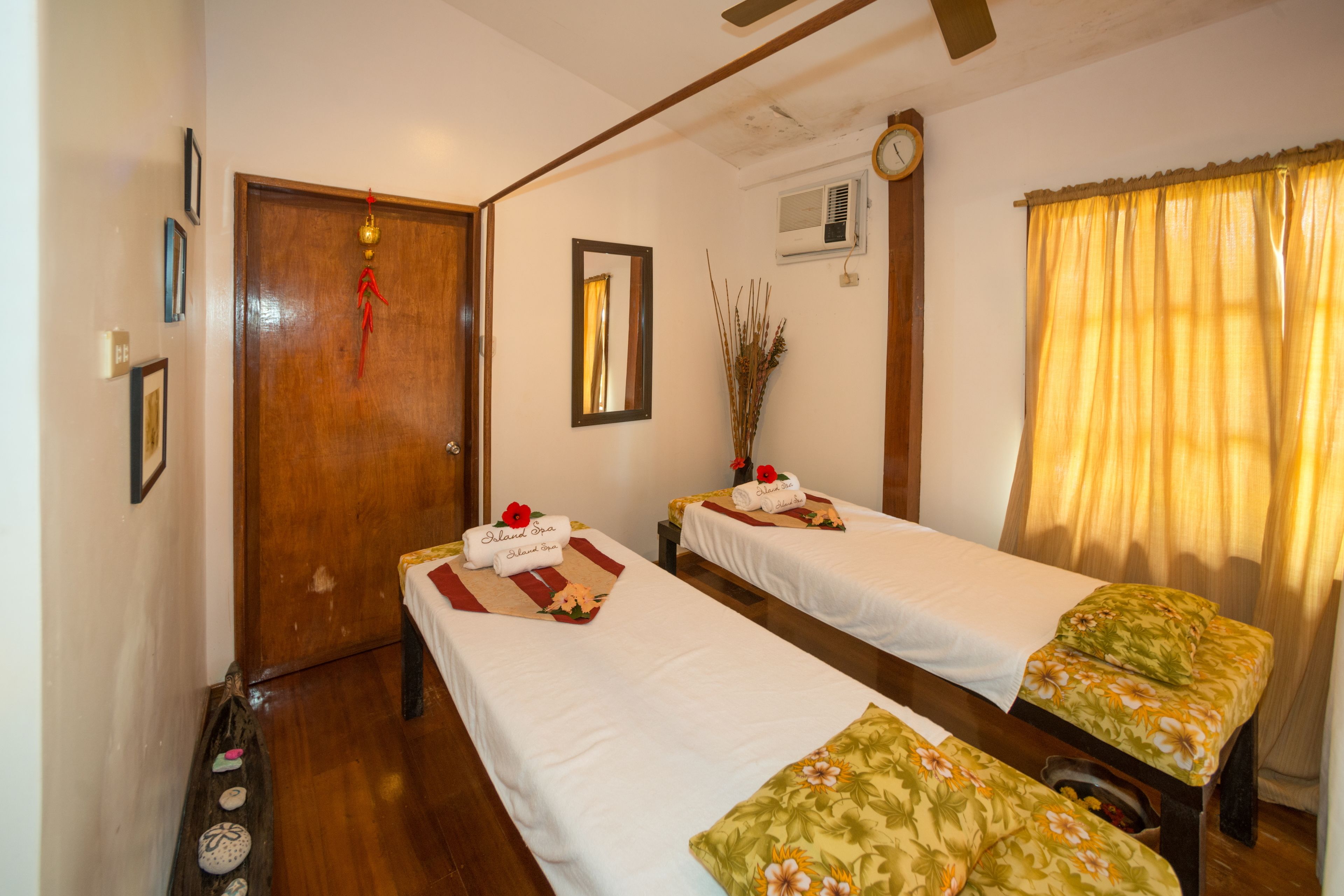 couples treatment room(s), body treatments, aromatherapy, body scrubs