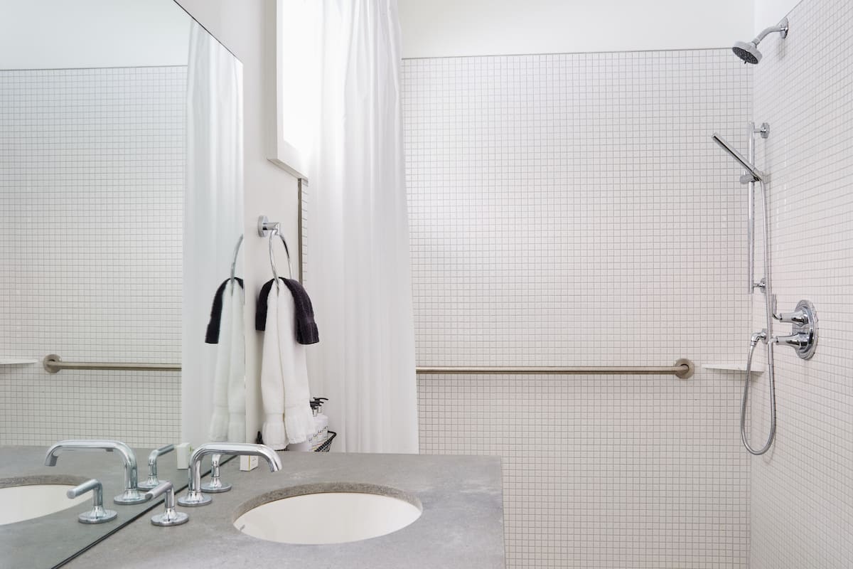 king | bathroom | shower, free toiletries, hair dryer, bathrobes