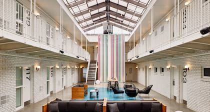Bluebird Spa City Motor Lodge