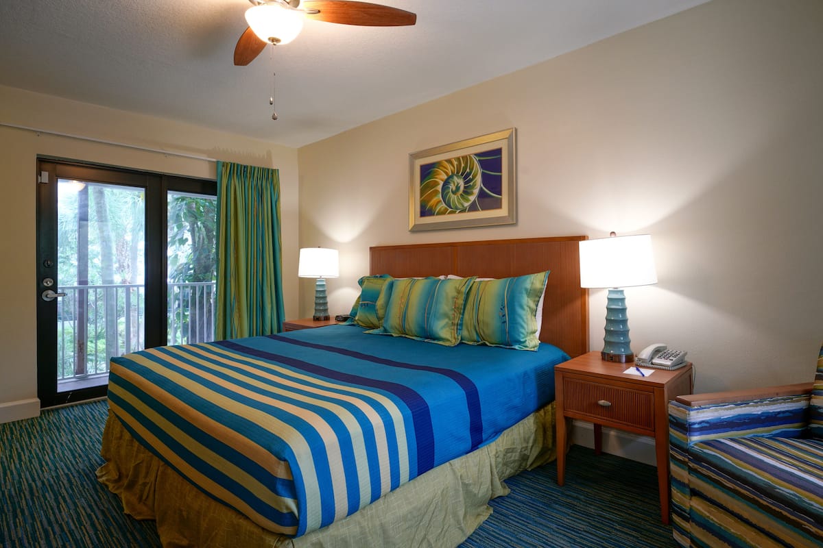 1 bedroom, individually decorated, individually furnished