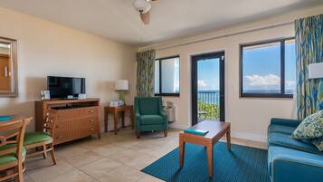 Decoració individual, mobiliari individual i cortines opaques