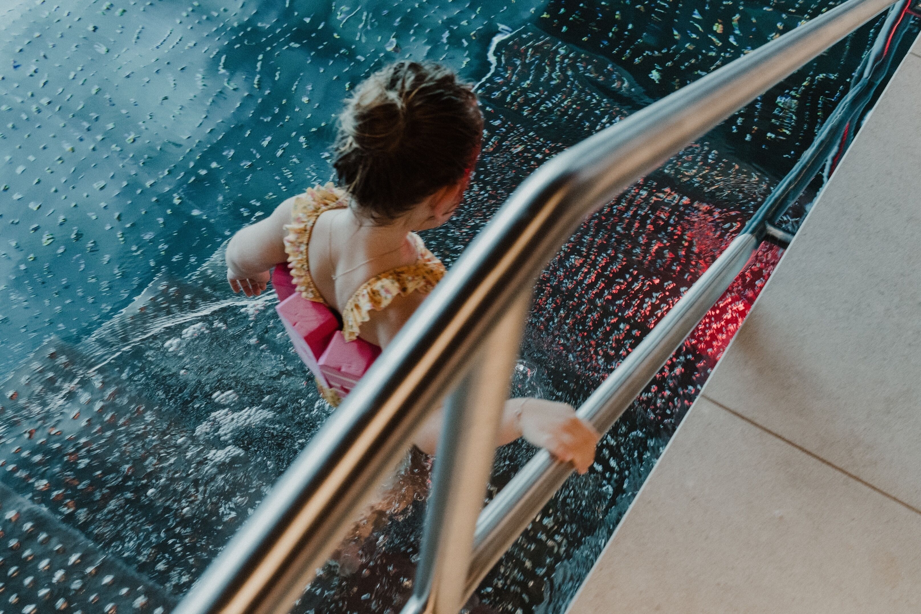 2 Innenpools, Außenpool, Liegestühle