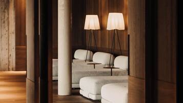 Behandlungsräume für Paare, Sauna, Whirlpool, Dampfbad