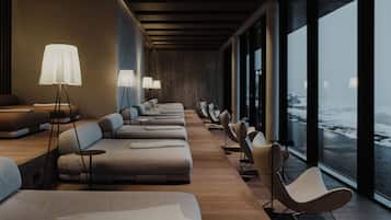 BehandlungsrĂ€ume fĂŒr Paare, Sauna, Whirlpool, Dampfbad