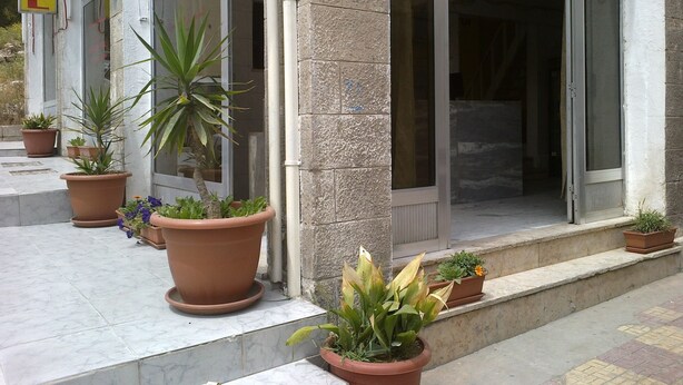Front of property - Hammodeh Hotel (Amman)