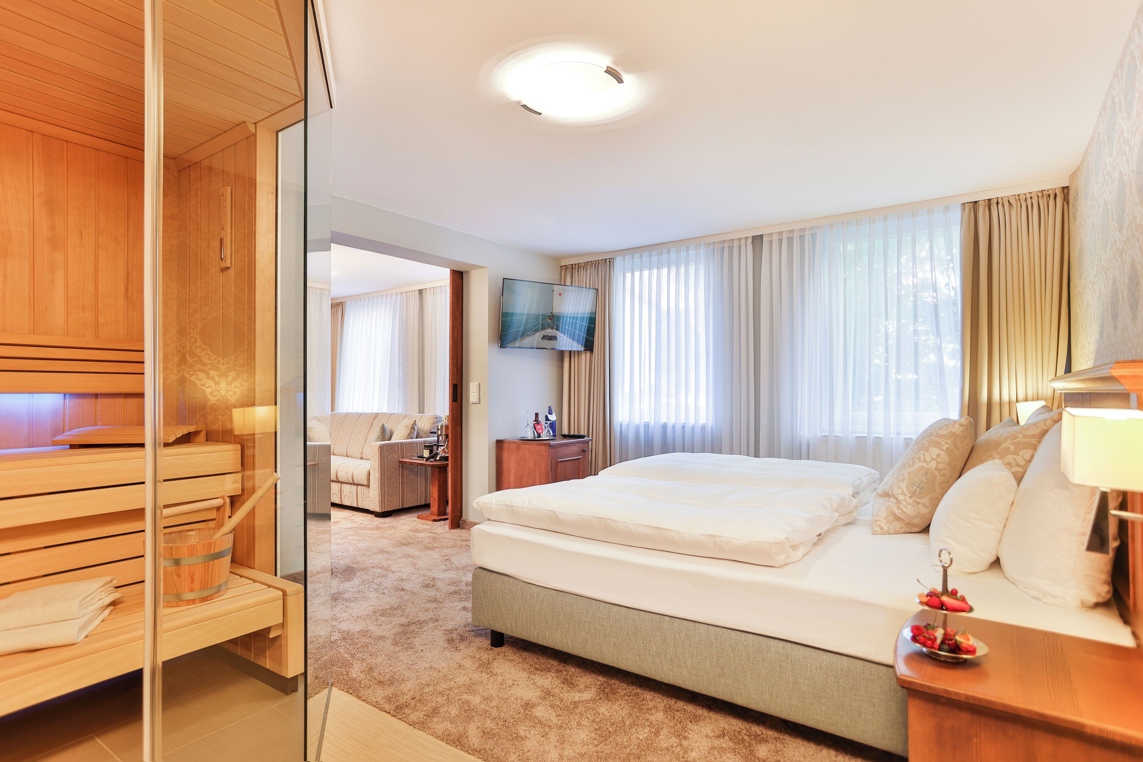 Deluxe-Suite | Allergikerbettwaren, Minibar, Zimmersafe, individuell eingerichtet