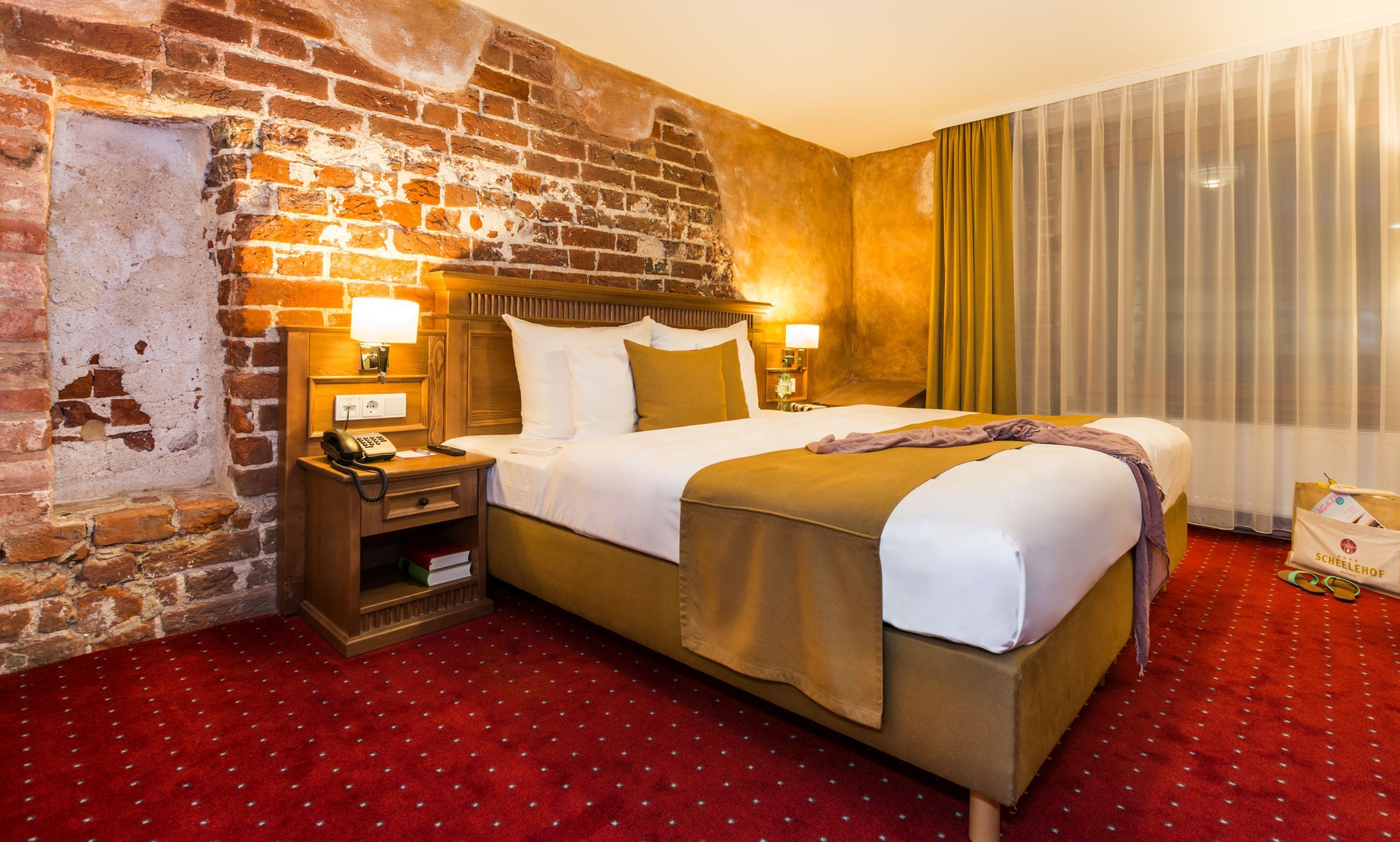 deluxe double room | 1 bedroom, hypo-allergenic bedding, minibar, in-room safe