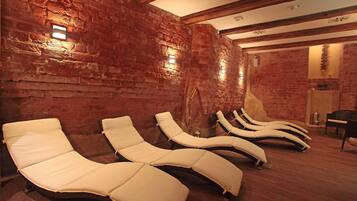 Couples treatment room(s), sauna, steam room, body treatments