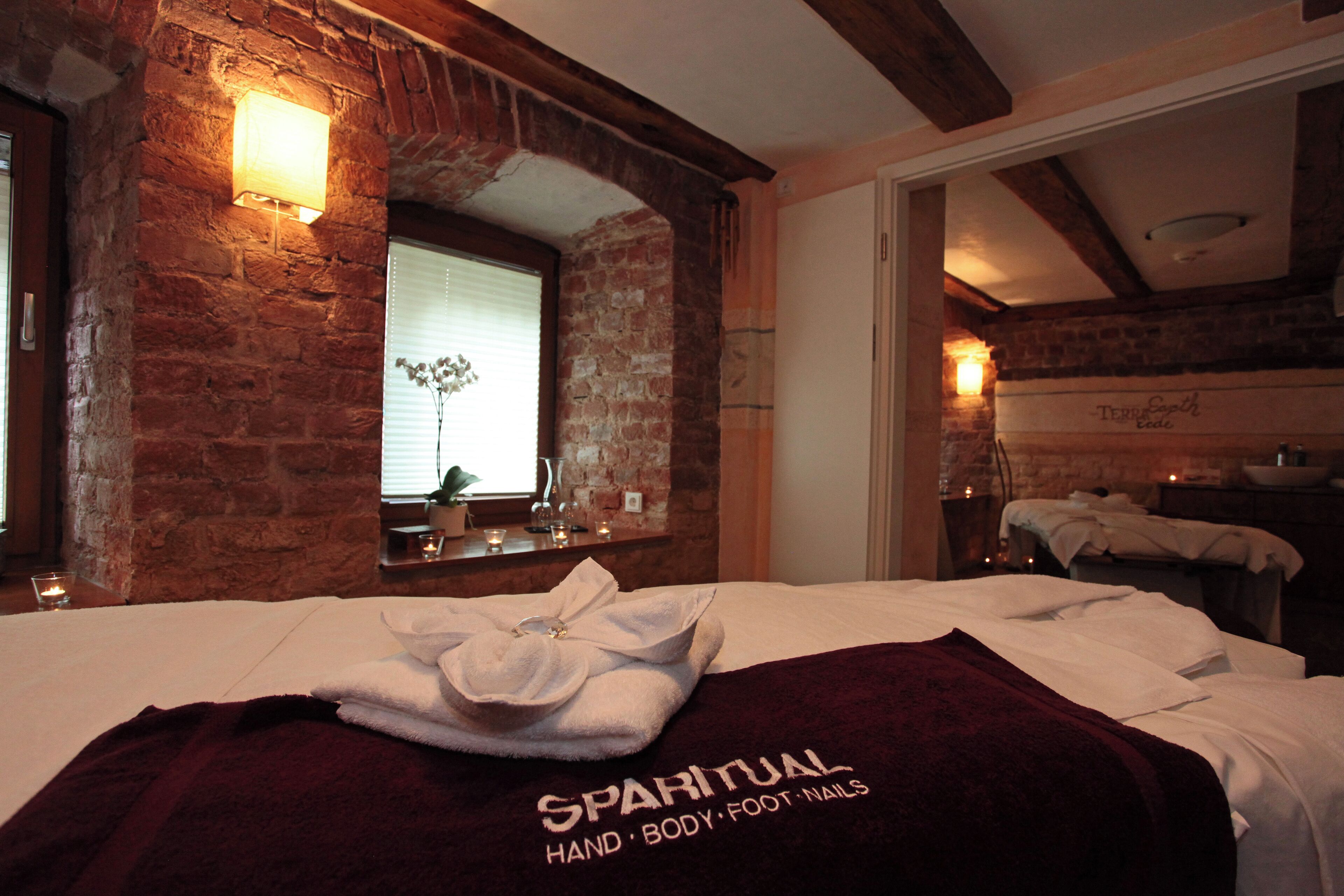 Sauna, steam room