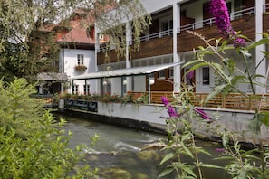 Front of property - Wohlfuehlhotel Goiserer Muehle (Bad Goisern)