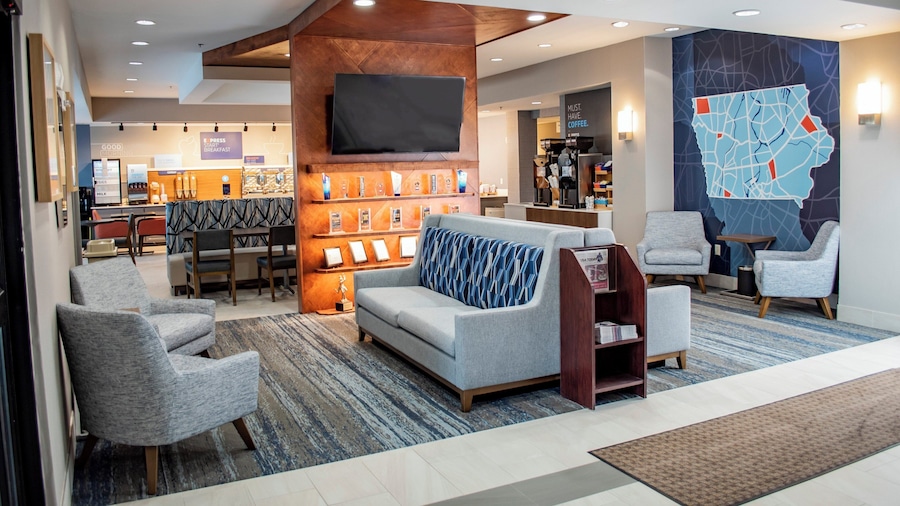 Holiday Inn Express and Suites Mason City by IHG