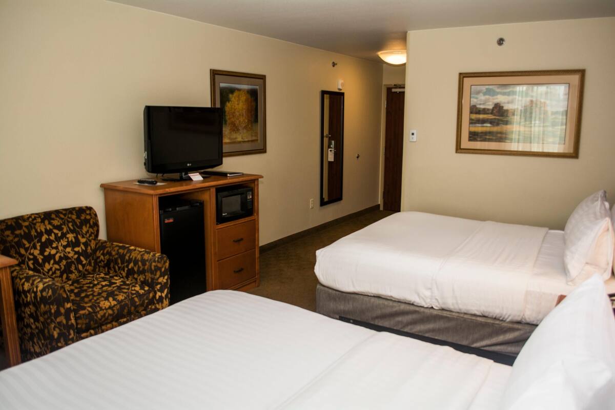 In-room safe, blackout drapes, iron/ironing board, WiFi (free)