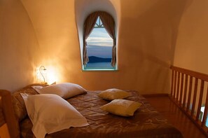 Iron/ironing board, free WiFi, bed sheets - Vallas Apartments & Villas (Santorini)