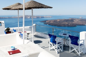 Free daily full breakfast  - Vallas Apartments & Villas (Santorini)