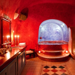 Deluxe Villa, Private Pool | Bathroom - Vallas Apartments & Villas (Santorini)