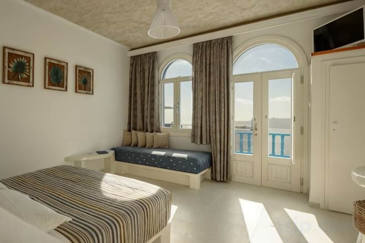 Iron/ironing board (on request), free WiFi, bed sheets