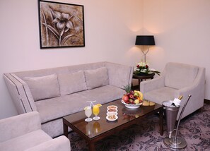 Standard Suite | Living area