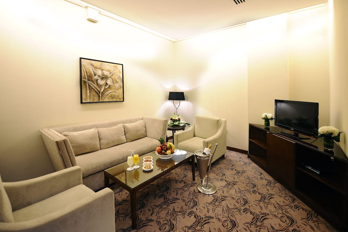 Standard Suite | Living area