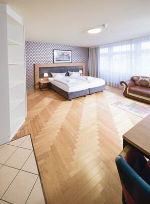 Monolocale comfort (with Sofa, Online Check-In) | Cassaforte in camera, tende oscuranti, ferro/asse da stiro