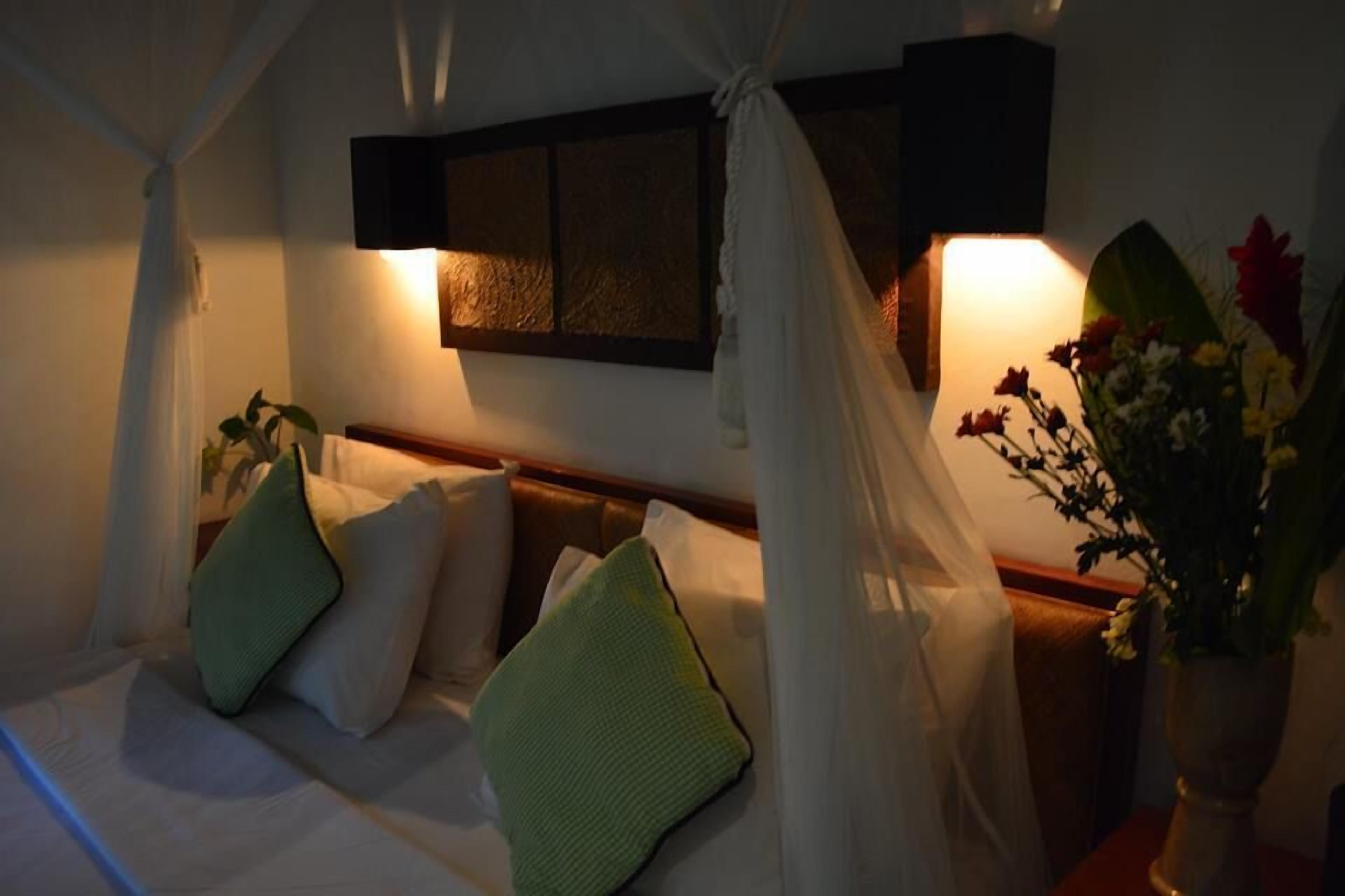 deluxe villa, 1 bedroom, garden view | in-room safe, desk, rollaway beds, free wifi