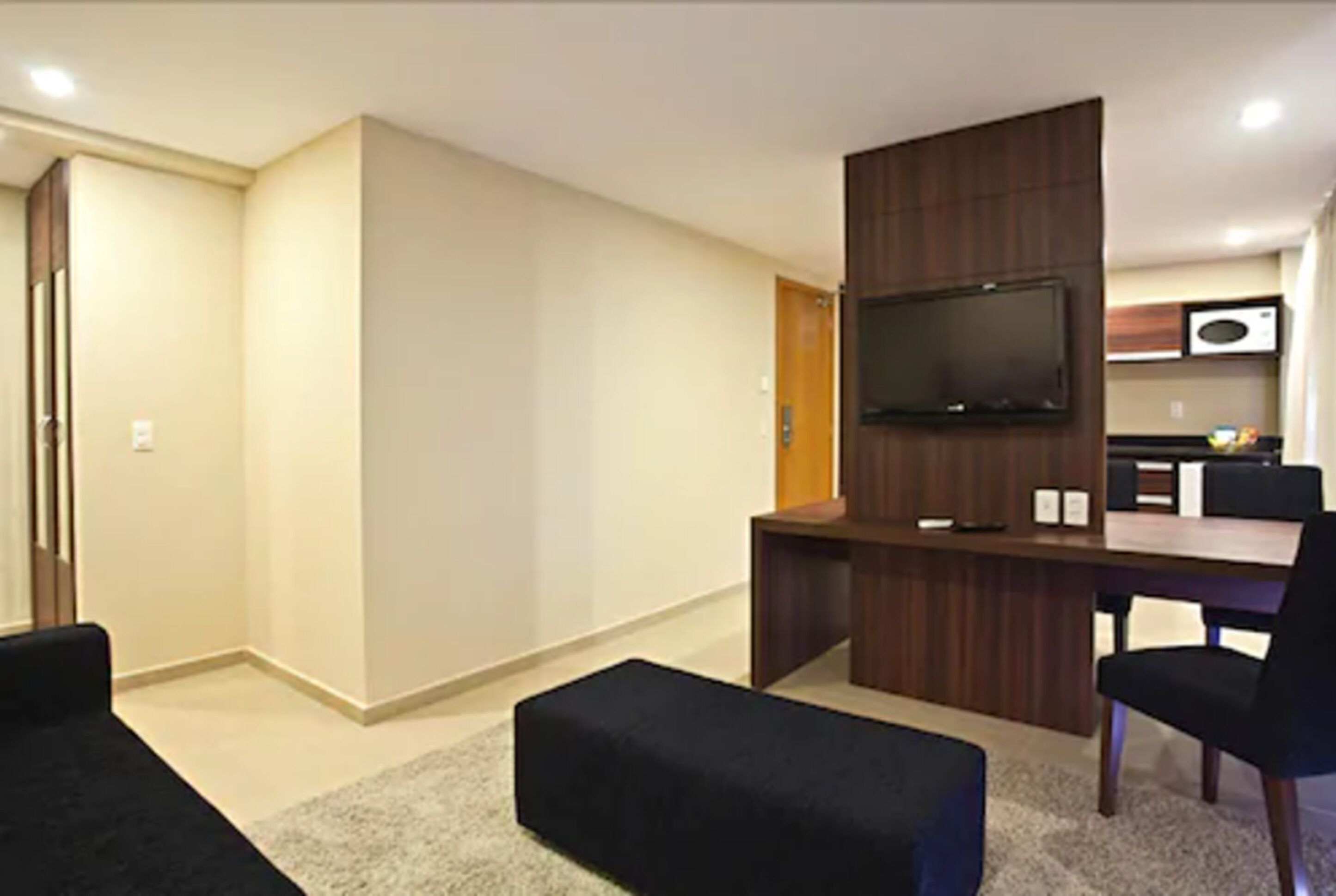 suite master (acesso 15 degraus) | pillow-top beds, minibar, in-room safe, desk