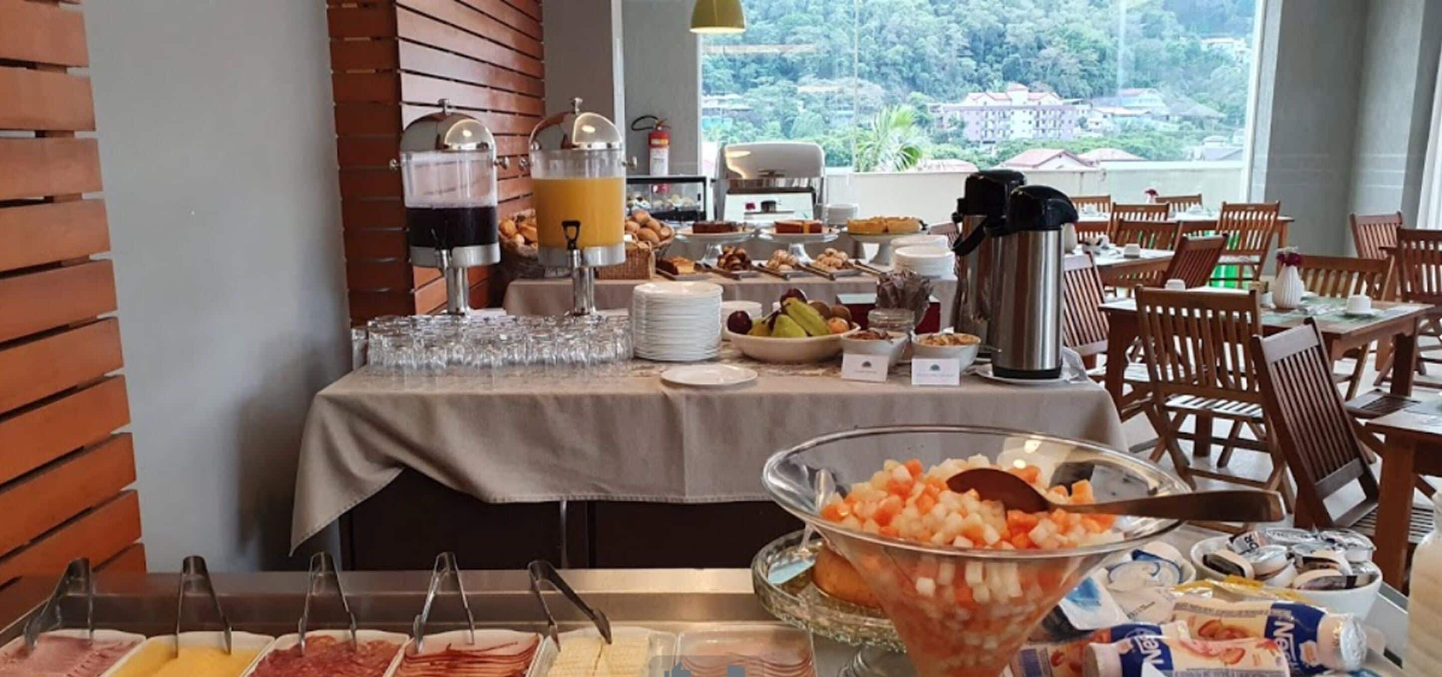 daily continental breakfast (brl 64 per person)