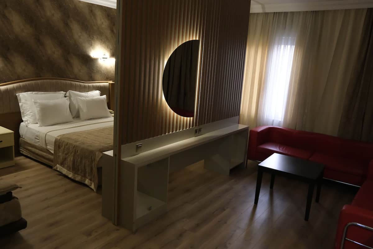 1 Schlafzimmer, Minibar, Zimmersafe, Schreibtisch