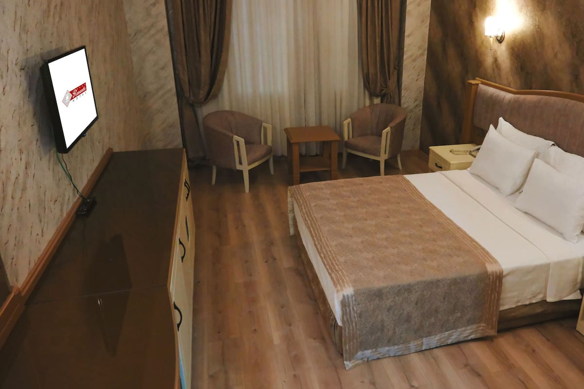 1 Schlafzimmer, Minibar, Zimmersafe, Schreibtisch