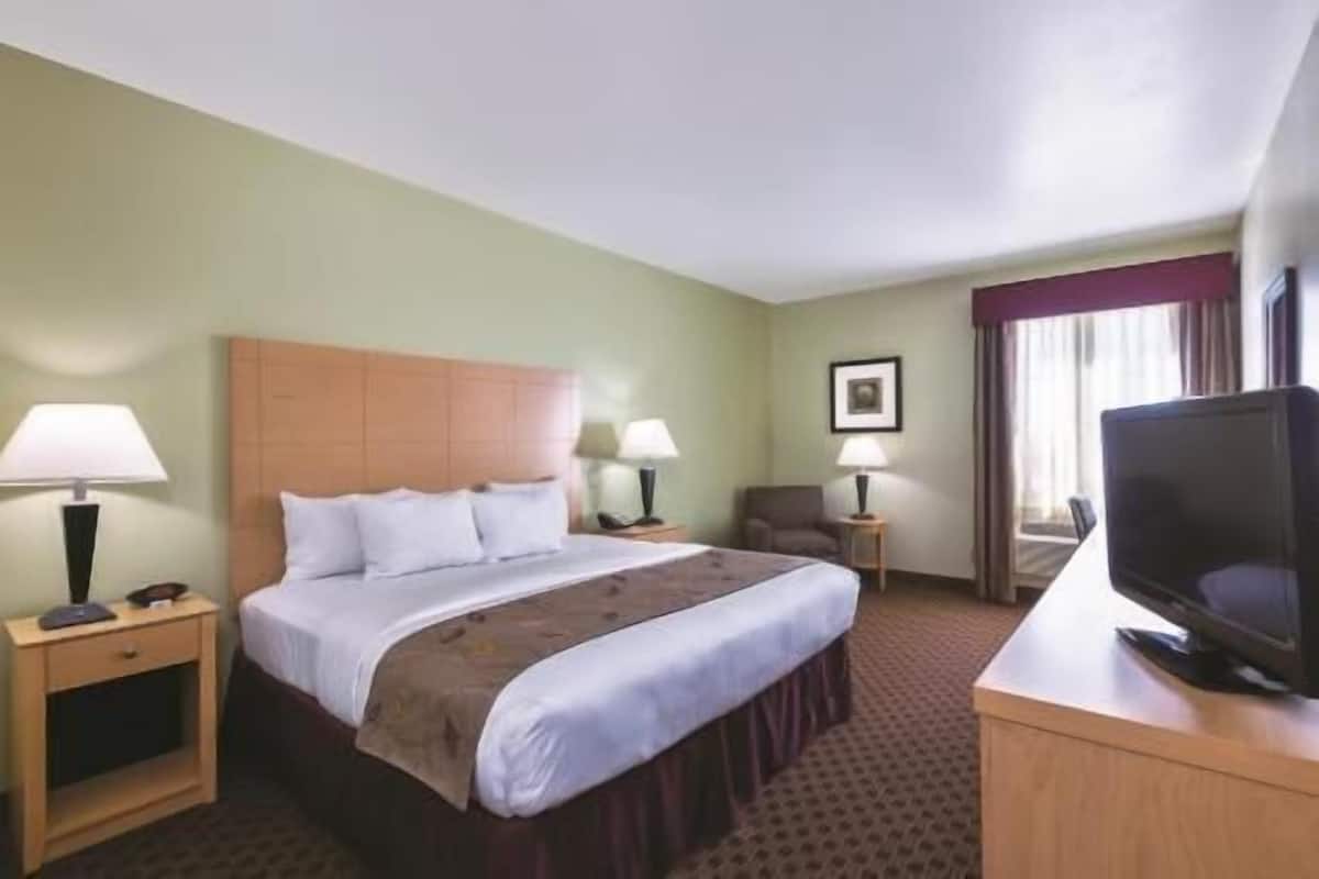 Premium bedding, pillowtop beds, desk, iron/ironing board